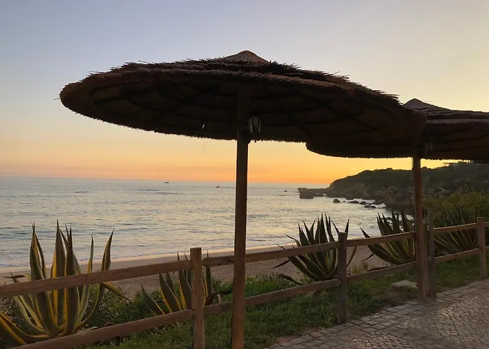 Daire Borda D'agua, Da Oura Albufeira