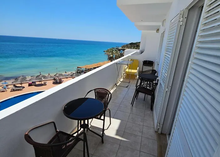 Borda D'agua, Da Oura *